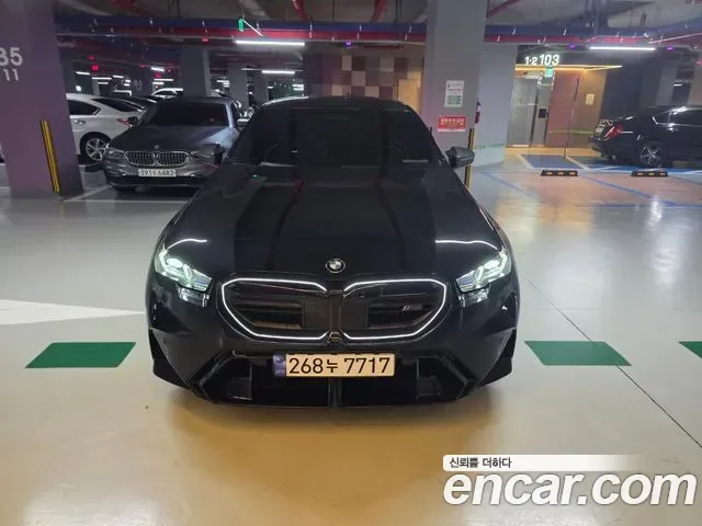 BMW M5 G90