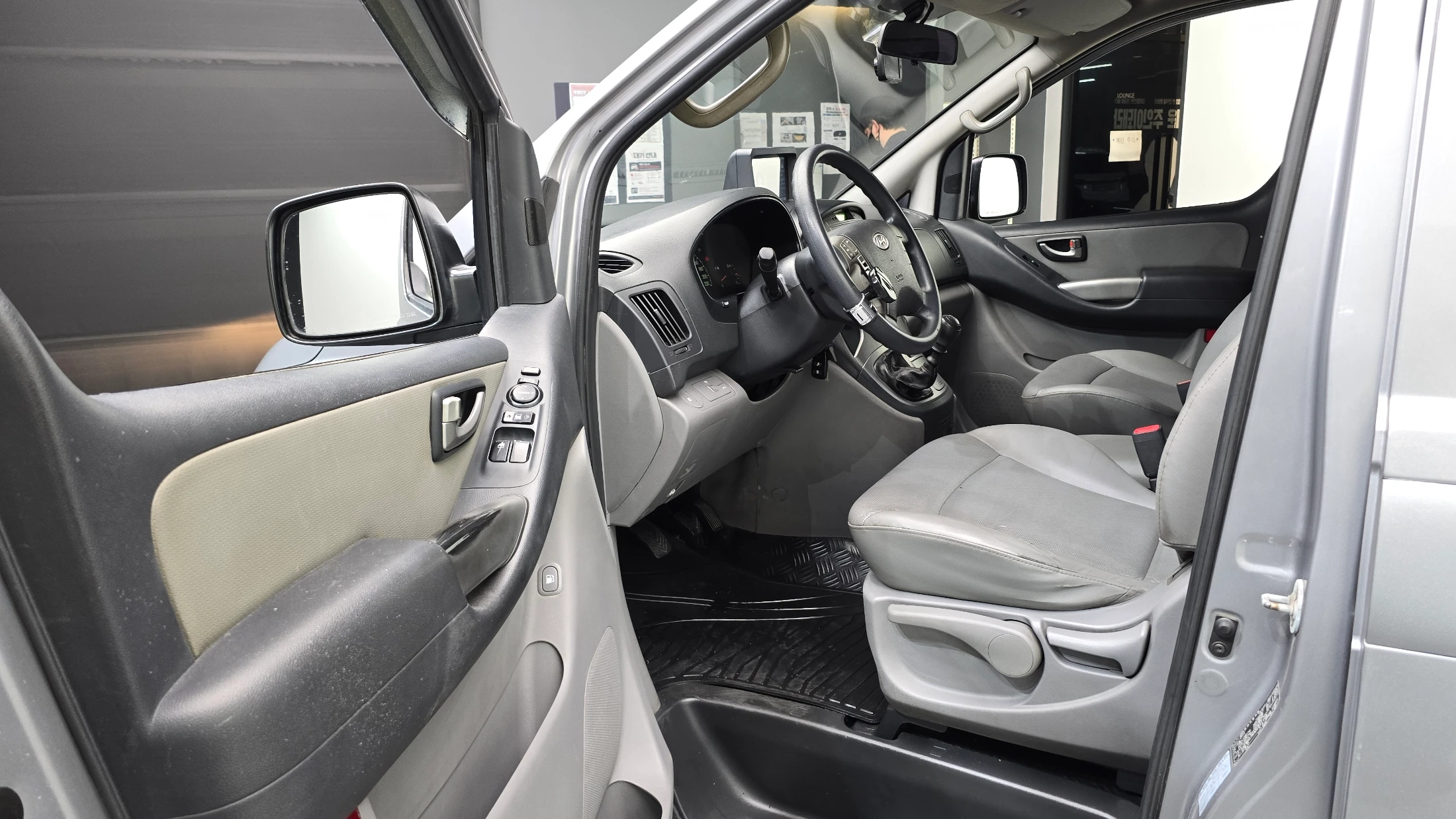 Hyundai Starex Grand Starex, 2012 — фото 10