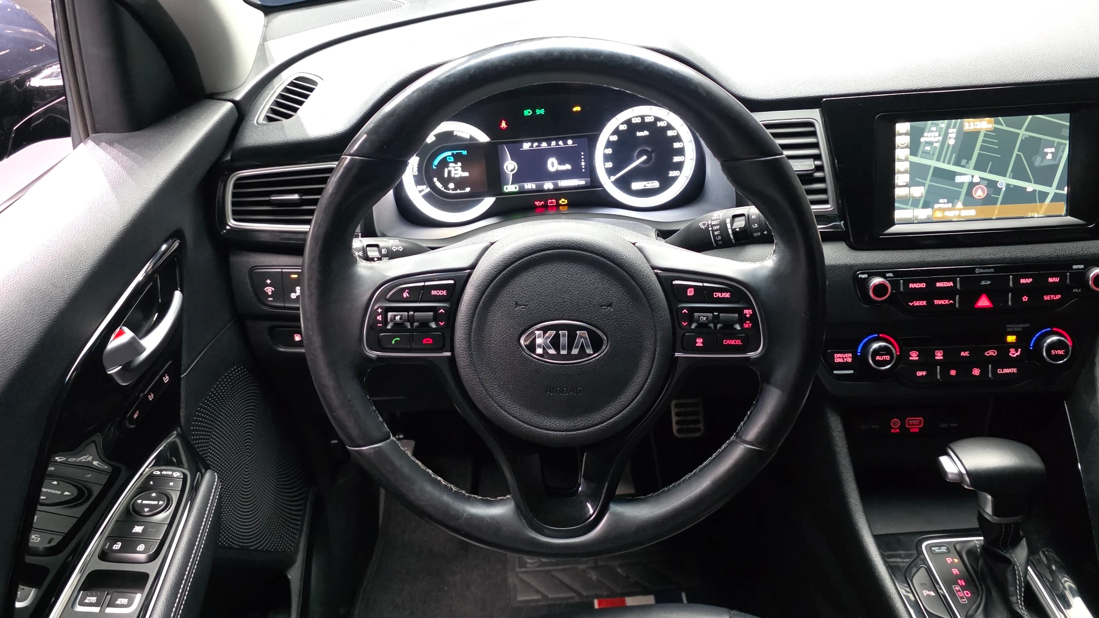Kia Niro, 2017 — фото 13