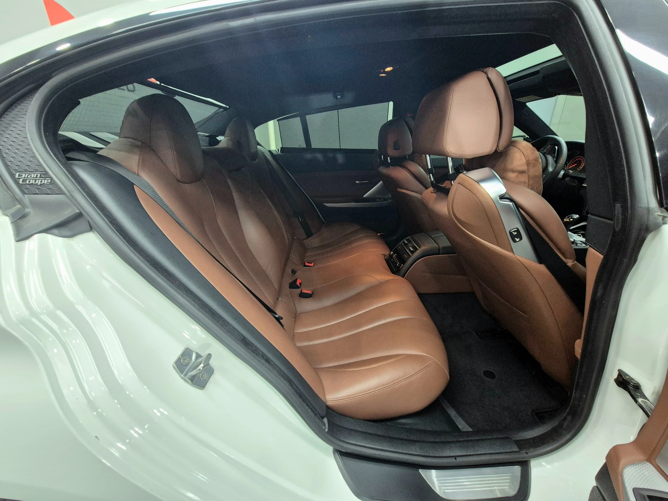 BMW 6-Series F12, 2012 — фото 16