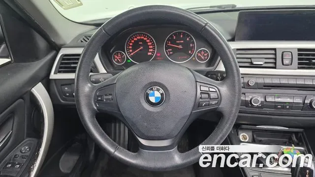 BMW 3-Series F30, 2012 — фото 13