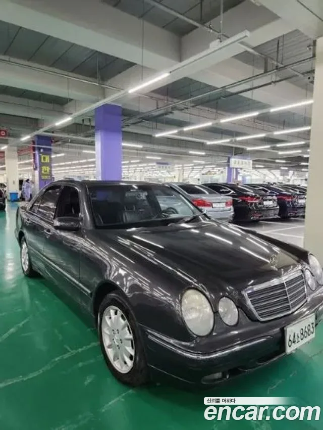 Mercedes-Benz E-Class W210