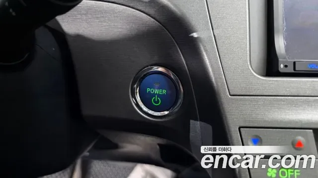 Toyota Prius, 2014 — фото 16
