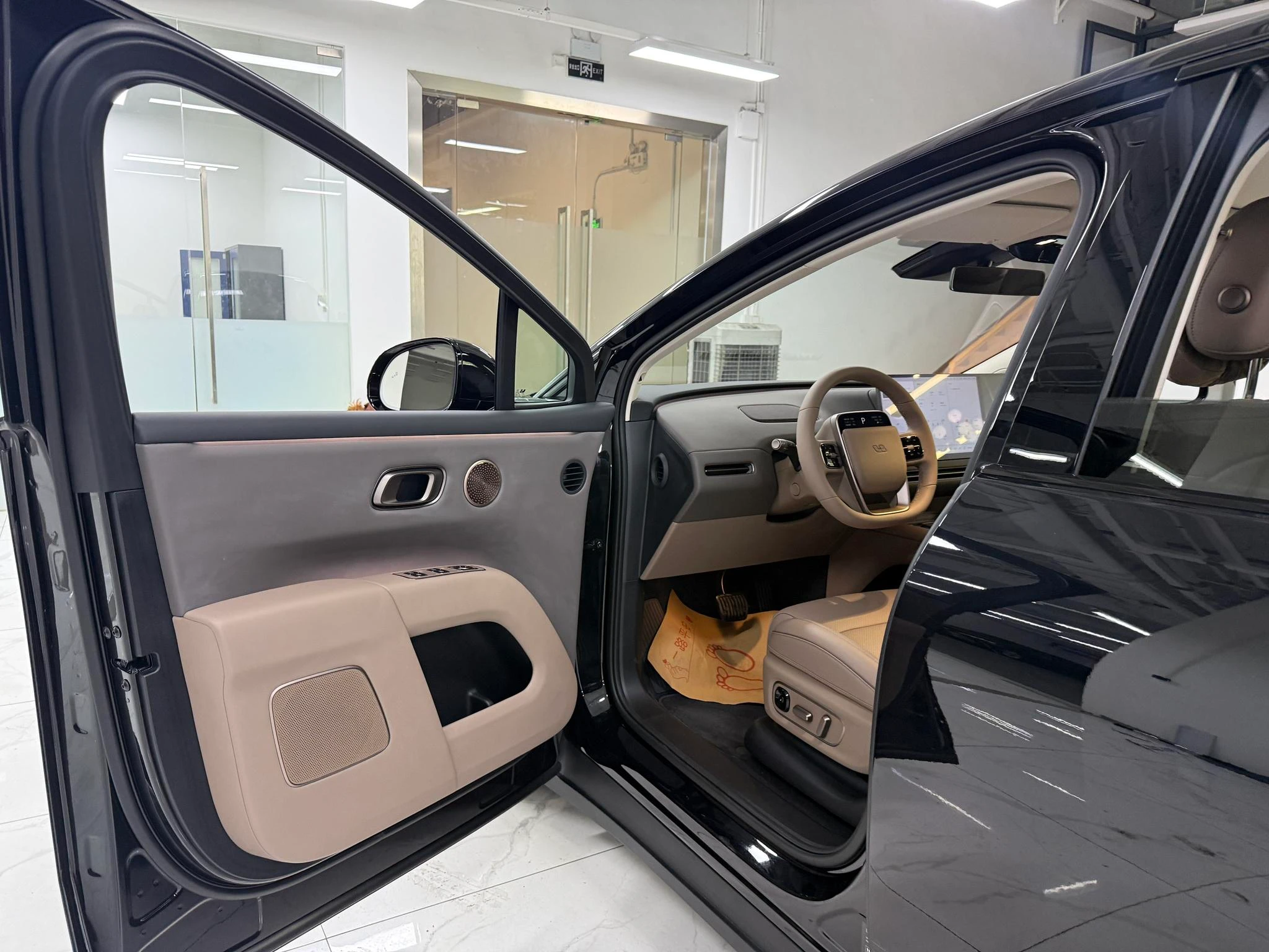 Li Auto ideal i8, 2025 — фото 8