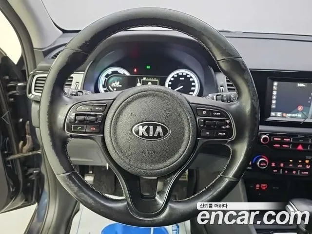Kia Niro, 2016 — фото 10