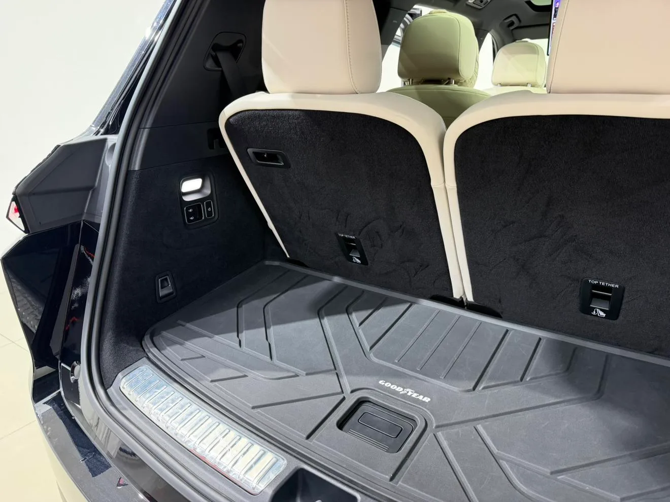 Li Auto Ideal L9, 2025 — фото 17
