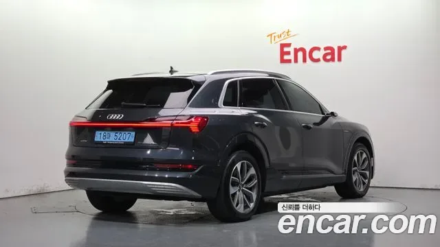 Audi E-Tron, 2020 — фото 2