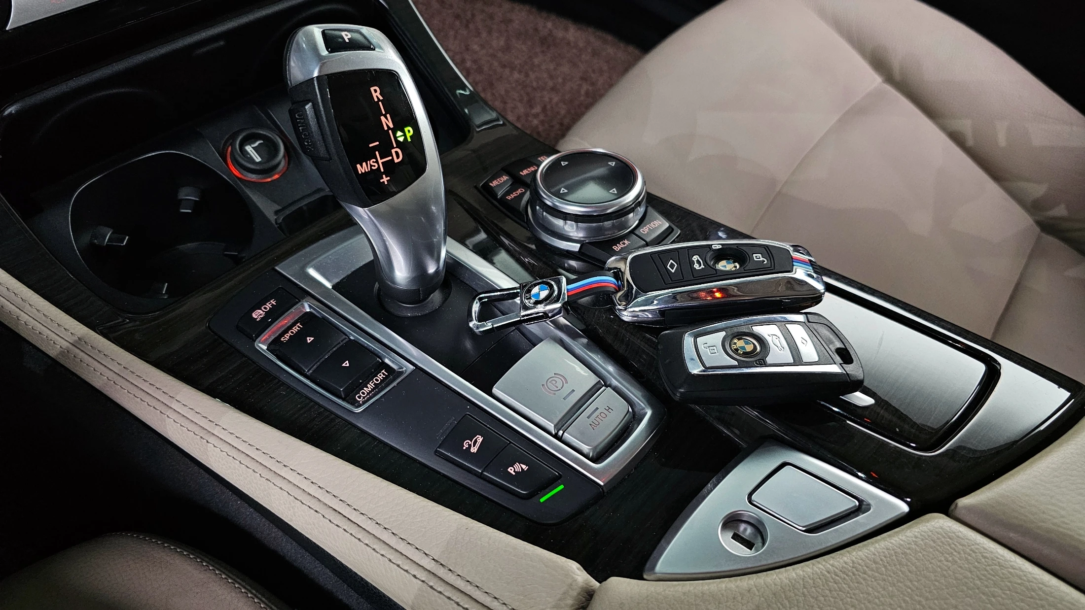 BMW 5-Series F10, 2013 — фото 9
