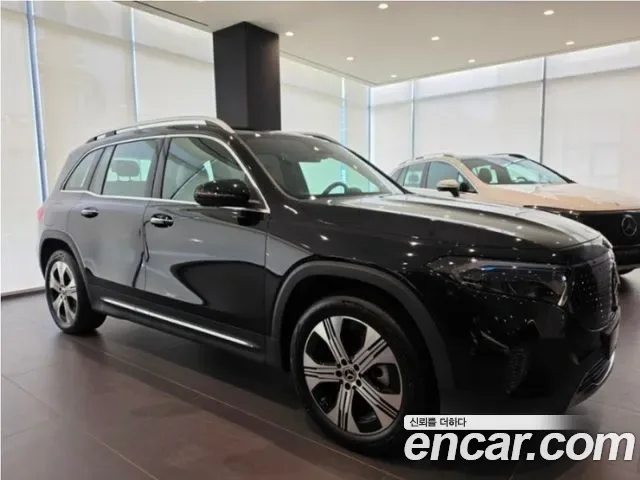 Mercedes-Benz Eqb X243