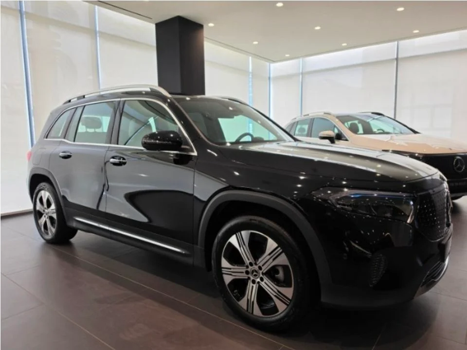 Mercedes-Benz Eqb X243