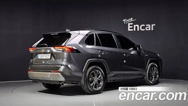 Toyota Rav4, 2025 — фото 2