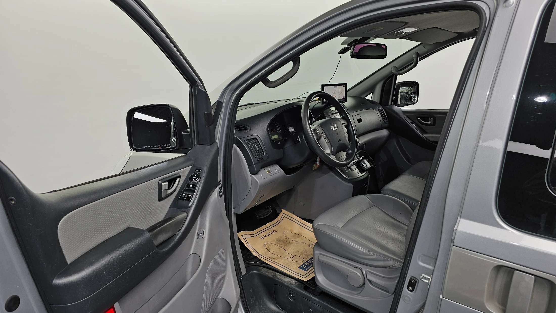 Hyundai Starex Grand Starex, 2012 — фото 10