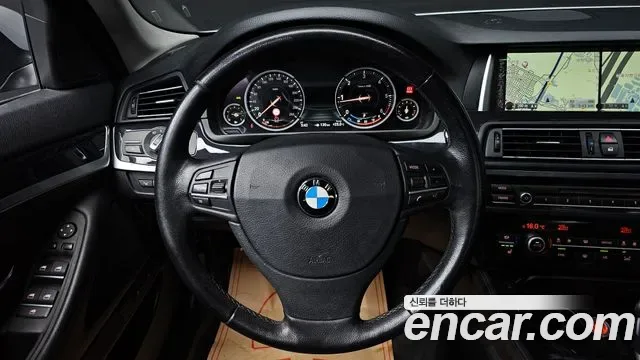 BMW 5-Series F10, 2014 — фото 17
