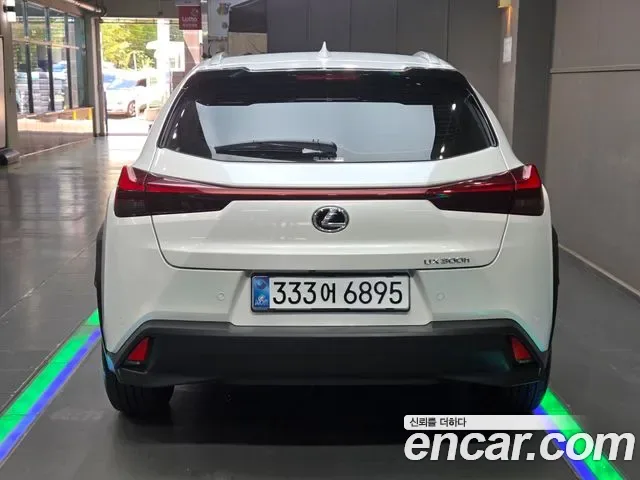 Lexus Ux UX300h, 2025 — фото 5