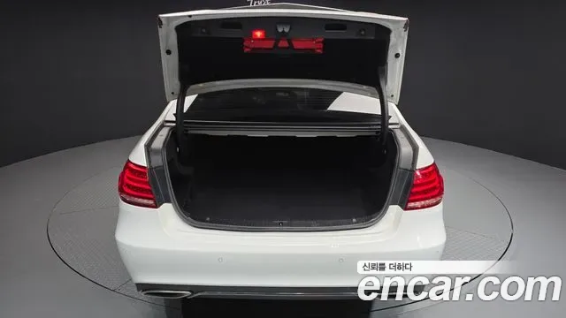 Mercedes-Benz E-Class W212, 2013 — фото 20