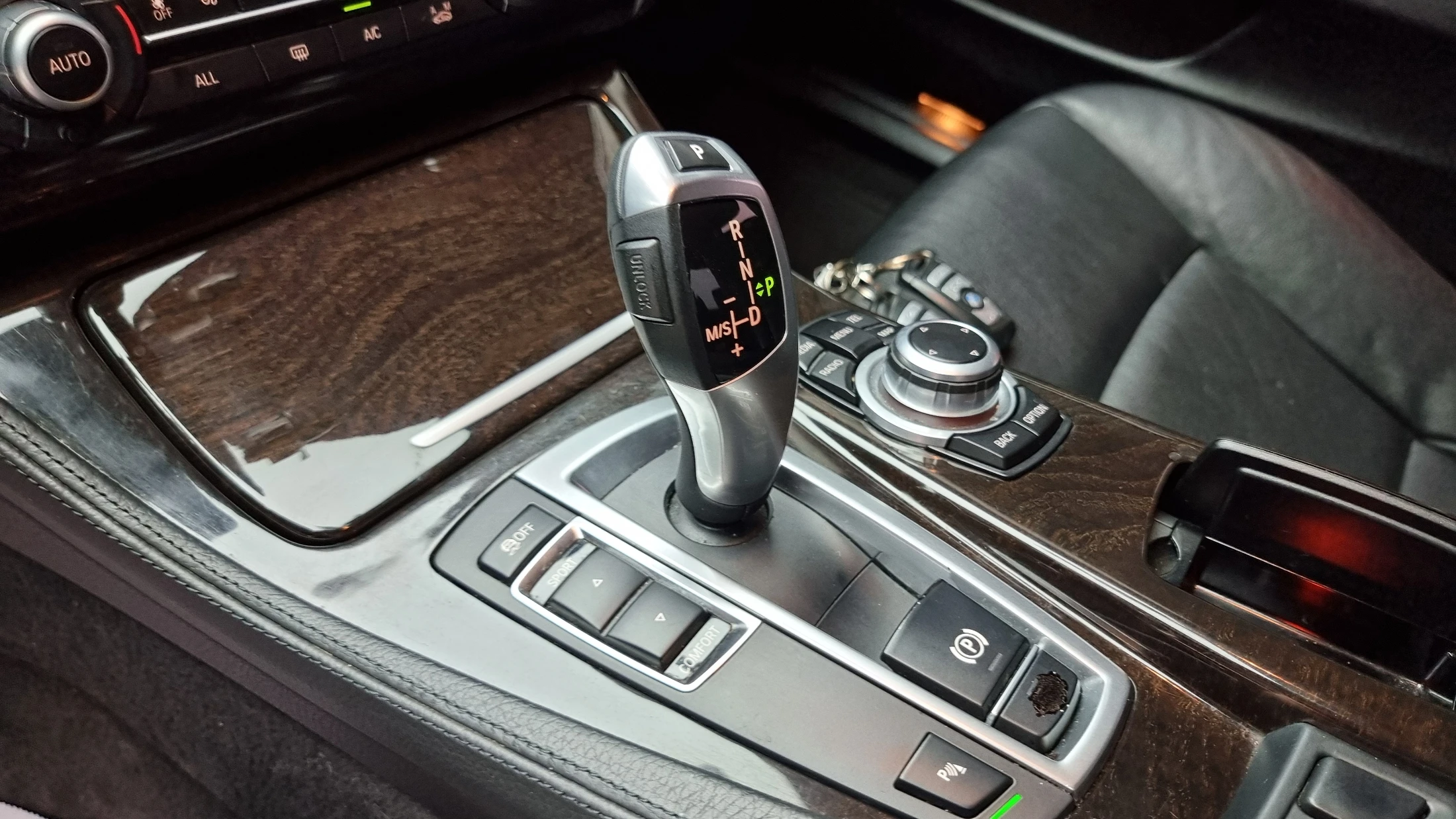 BMW 5-Series F10, 2013 — фото 9
