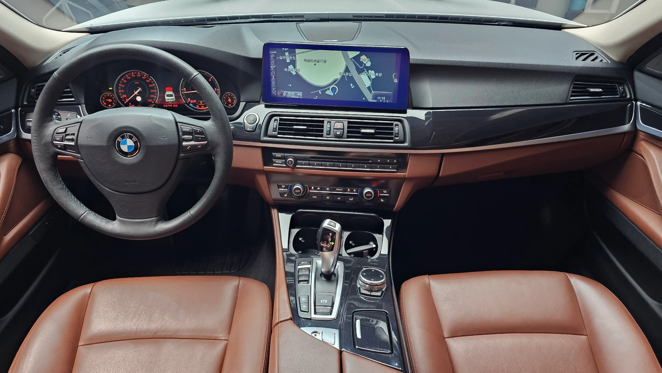 BMW 5-Series F10, 2014 — фото 7