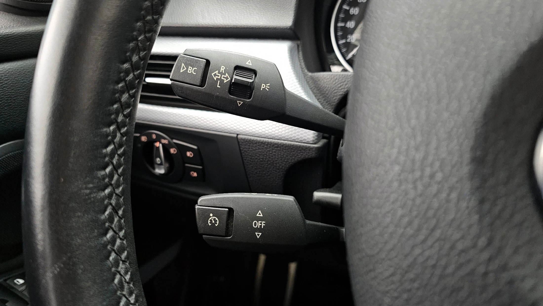 BMW 3-Series E90, 2011 — фото 16