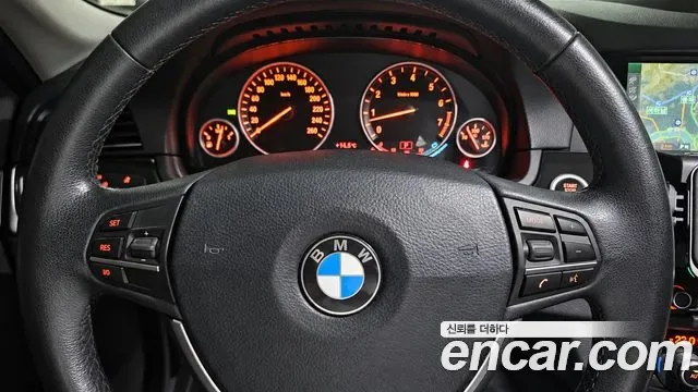 BMW 5-Series F10, 2011 — фото 15