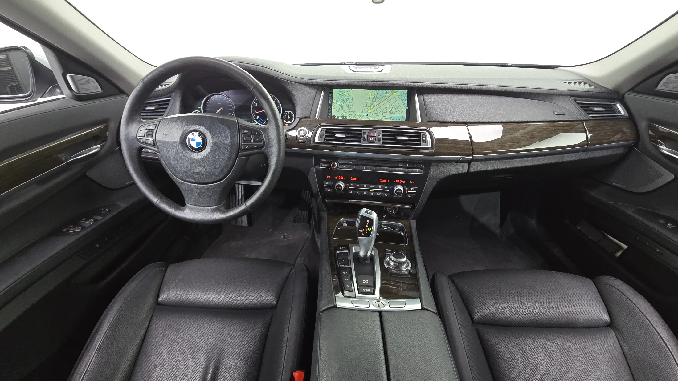 BMW 7-Series F01, 2012 — фото 7