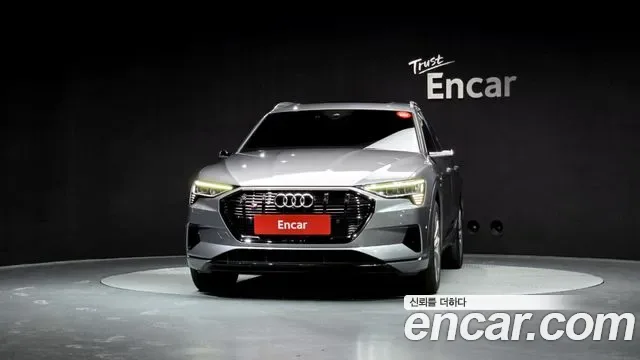 Audi E-Tron, 2020 — фото 2