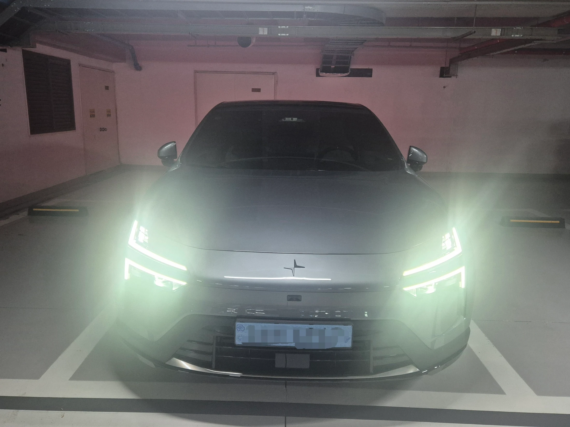 Polestar 4 Fallstar 4