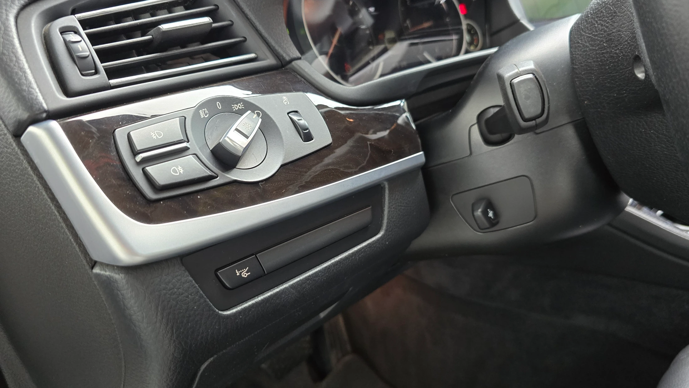 BMW 5-Series F10, 2013 — фото 18