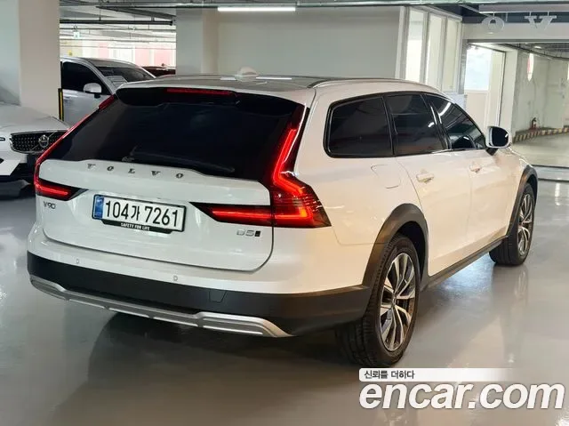 Volvo V90 Cross Country, 2025 — фото 2