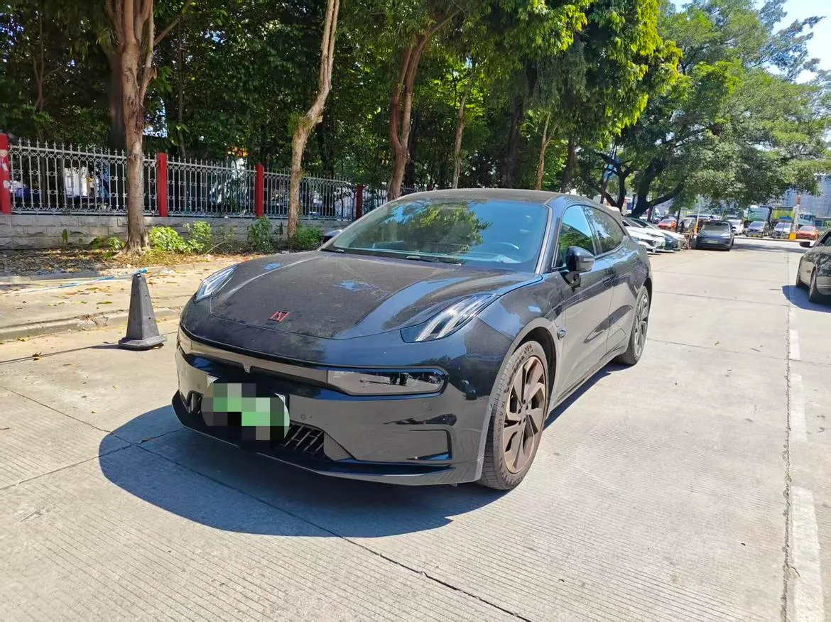 ZEEKR 001