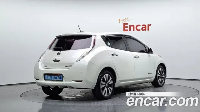 Nissan Leaf, 2015 — фото 2