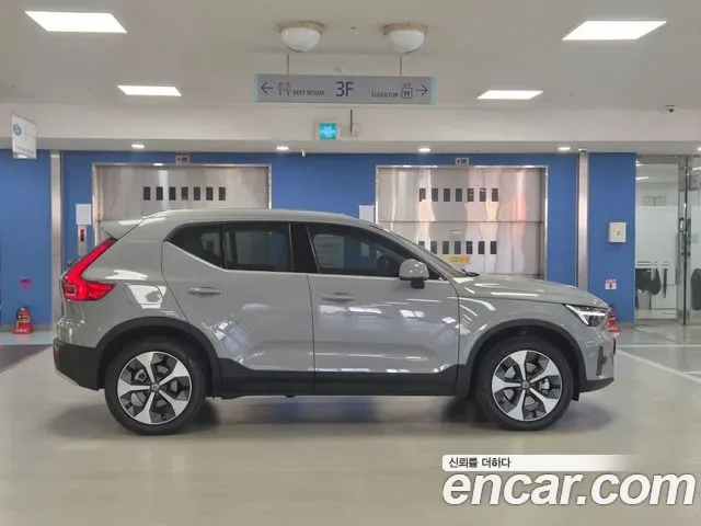 Volvo Xc40, 2025 — фото 18