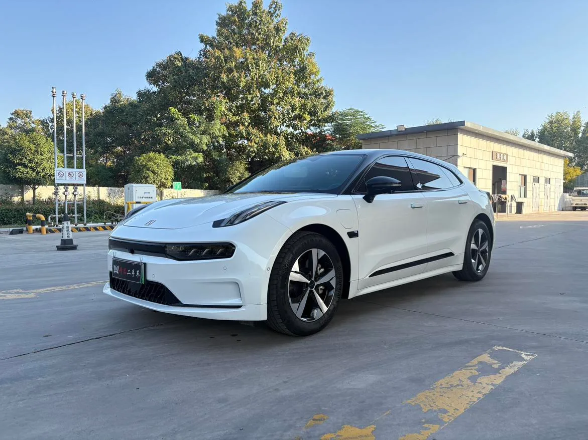 ZEEKR 001