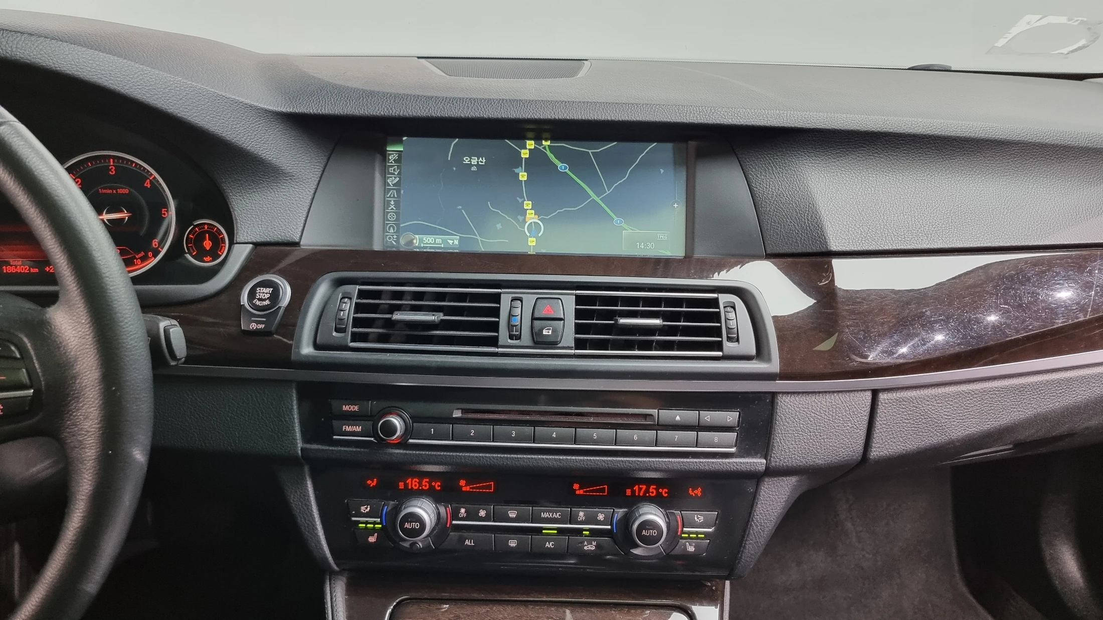 BMW 5-Series F10, 2013 — фото 17