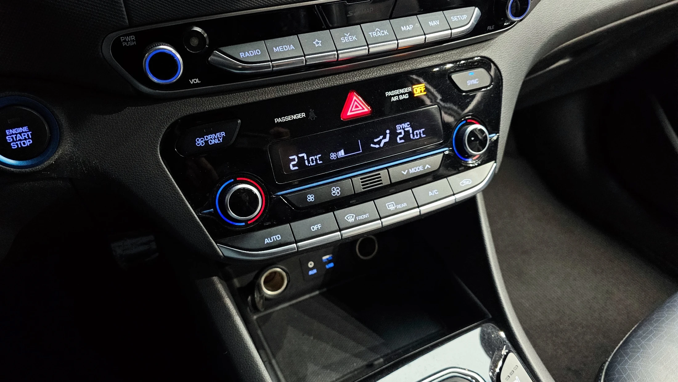 Hyundai Ioniq Ionic Hybrid, 2018 — фото 18