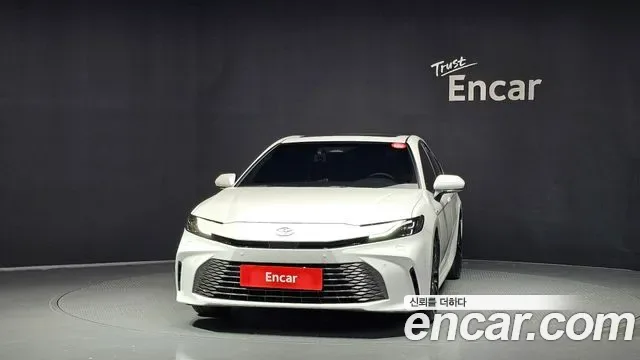 Toyota Camry xv80, 2025 — фото 3