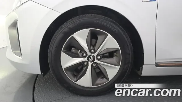 Hyundai Ioniq Ionic Electric, 2017 — фото 5