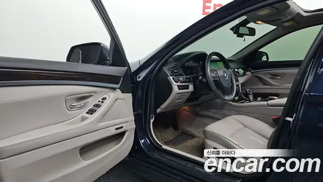 BMW 5-Series F10, 2013 — фото 10
