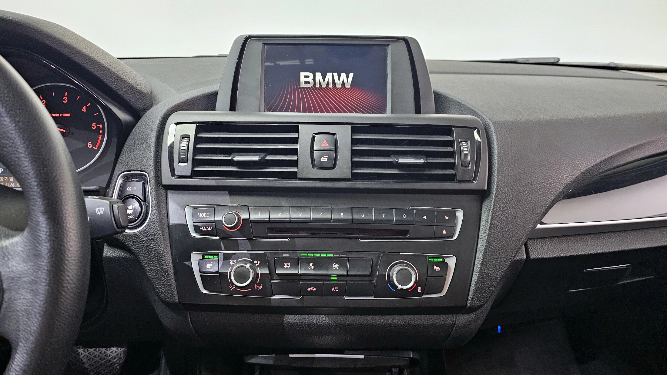 BMW 1-Series F20, 2013 — фото 13