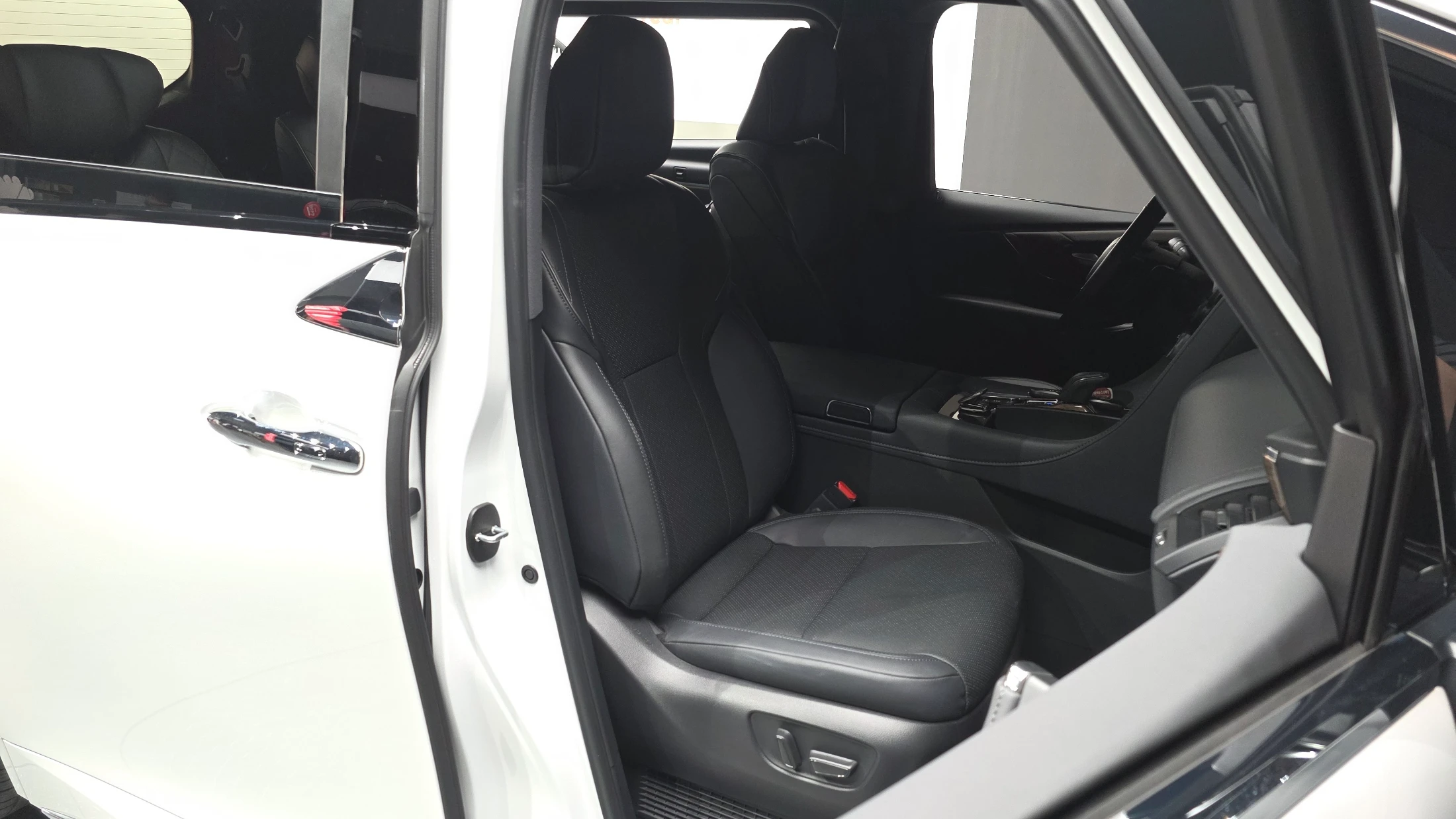 Toyota Alphard Alpad, 2025 — фото 12