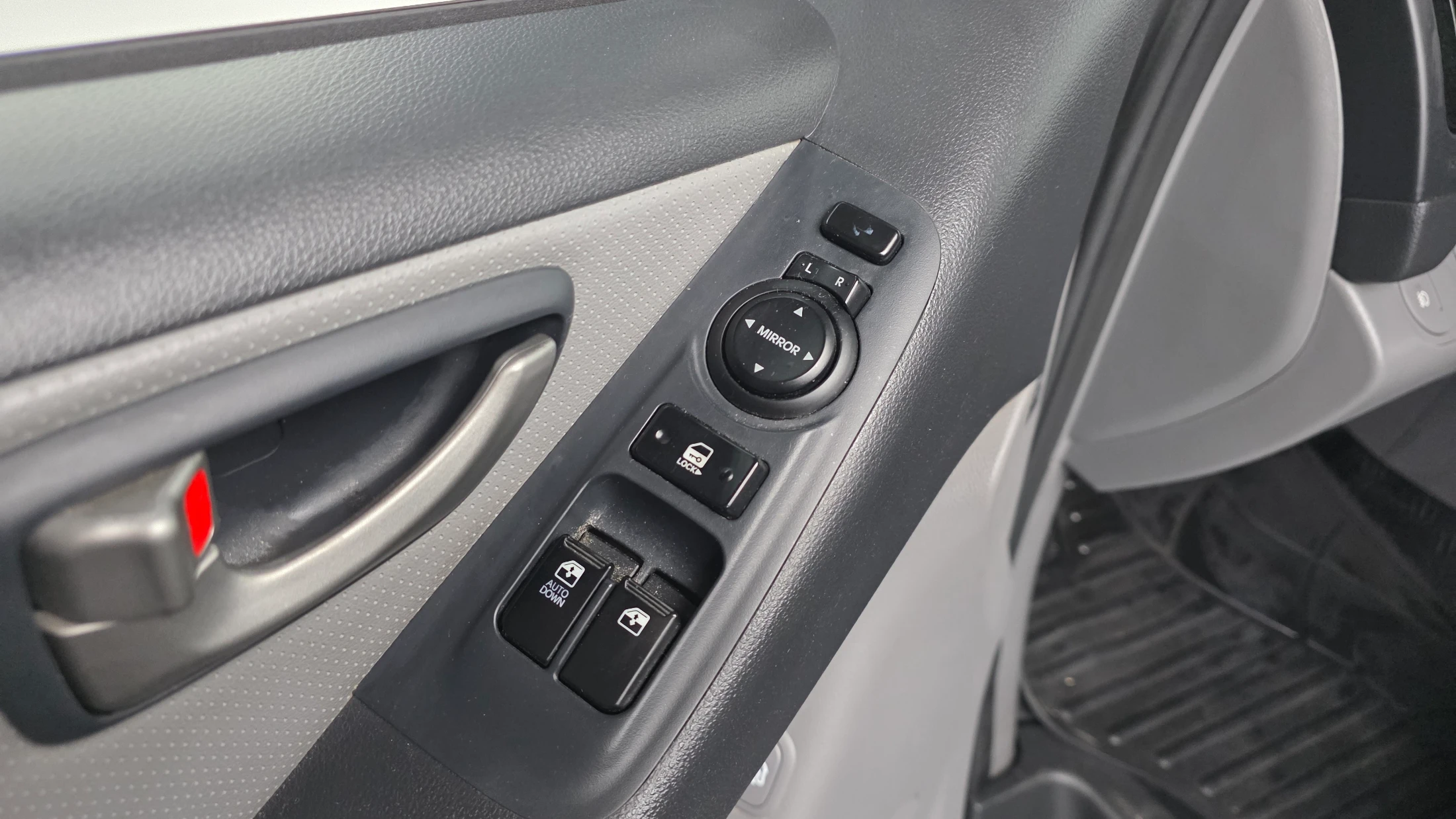 Hyundai Starex Grand Starex, 2012 — фото 16