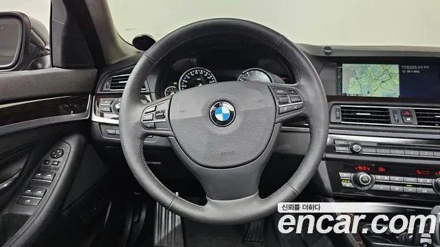 BMW 5-Series F10, 2013 — фото 13