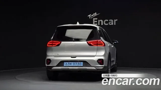 Kia Niro Plus, 2022 — фото 4