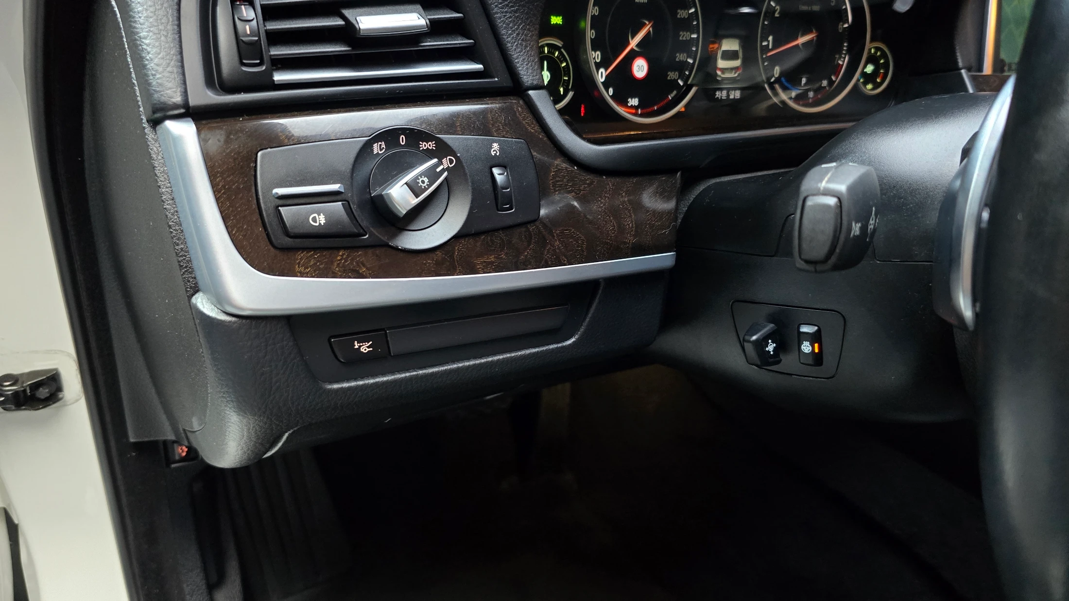 BMW 5-Series F10, 2015 — фото 19