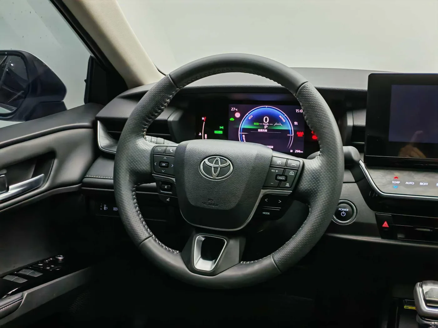 Toyota Camry, 2024 — фото 11