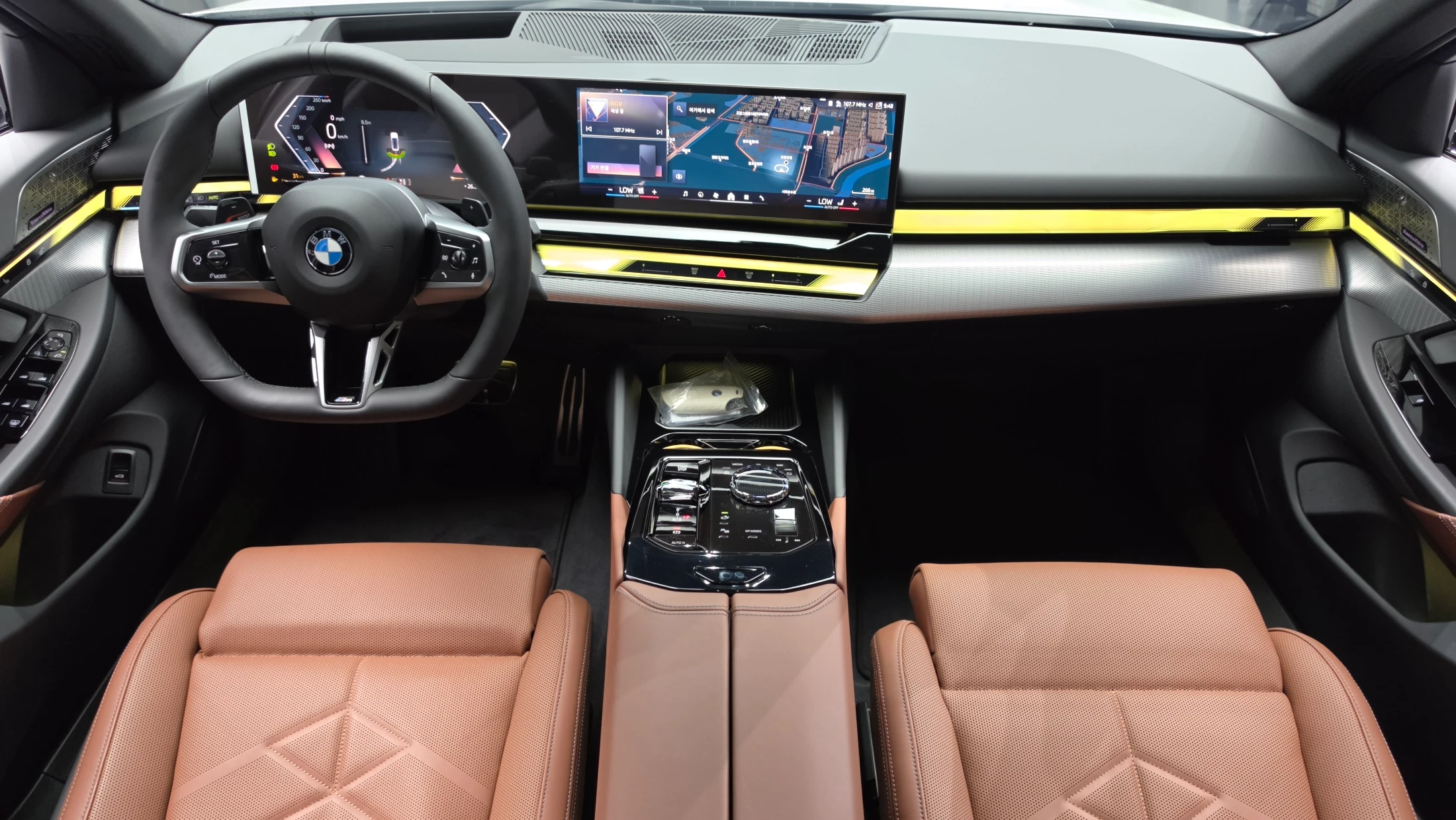 BMW 5-Series G60, 2025 — фото 7