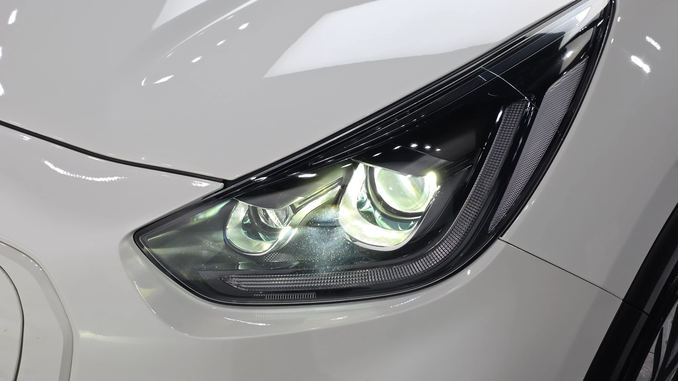 Kia Niro Plus, 2022 — фото 22