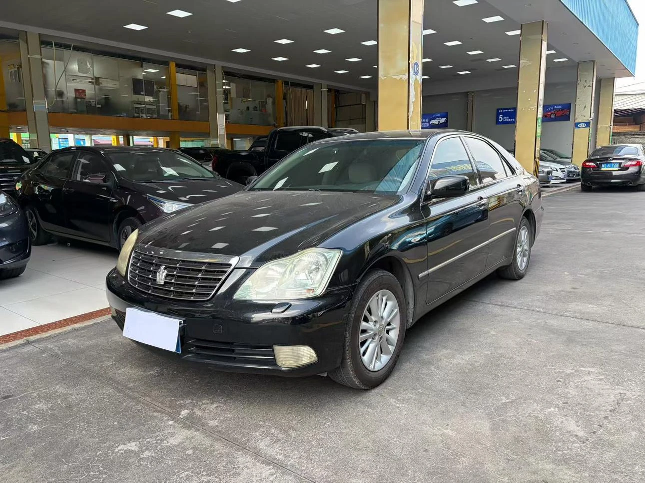 Toyota crown