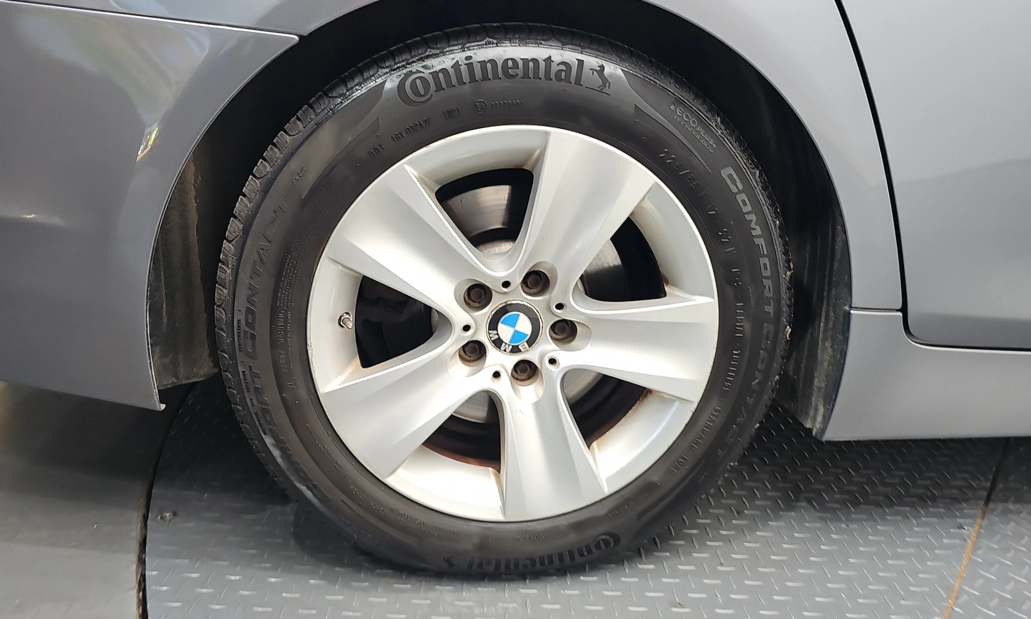 BMW 5-Series F10, 2012 — фото 37