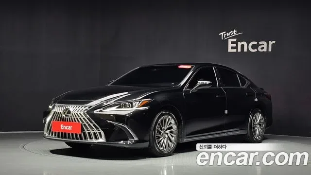 Lexus Es ES300H, 2025 — внешний вид автомобиля