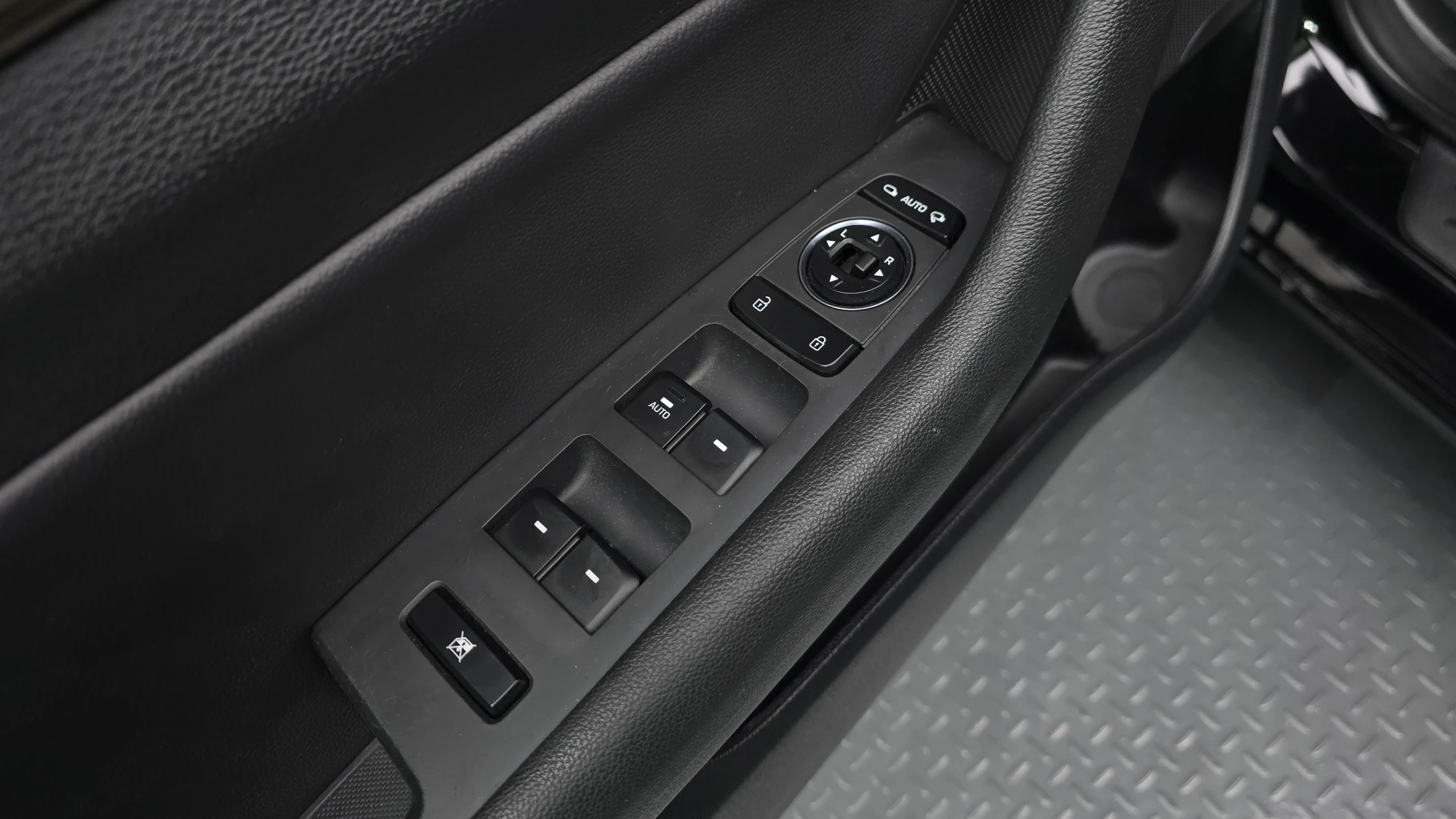 Hyundai Sonata LF Sonata, 2014 — фото 15